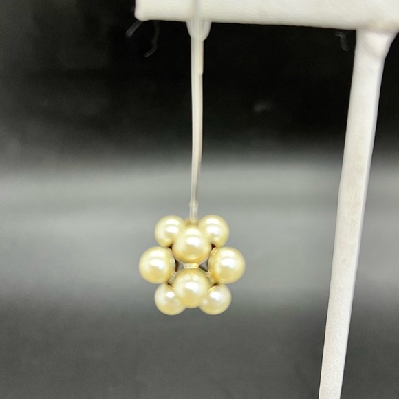 Pearl Cluster Dangle Pierced Earrings Silver Tone 2” Long - Picture 3 of 9